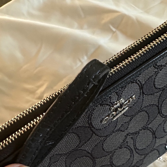 Coach Black Signature Wristlet - Picture 4 of 12